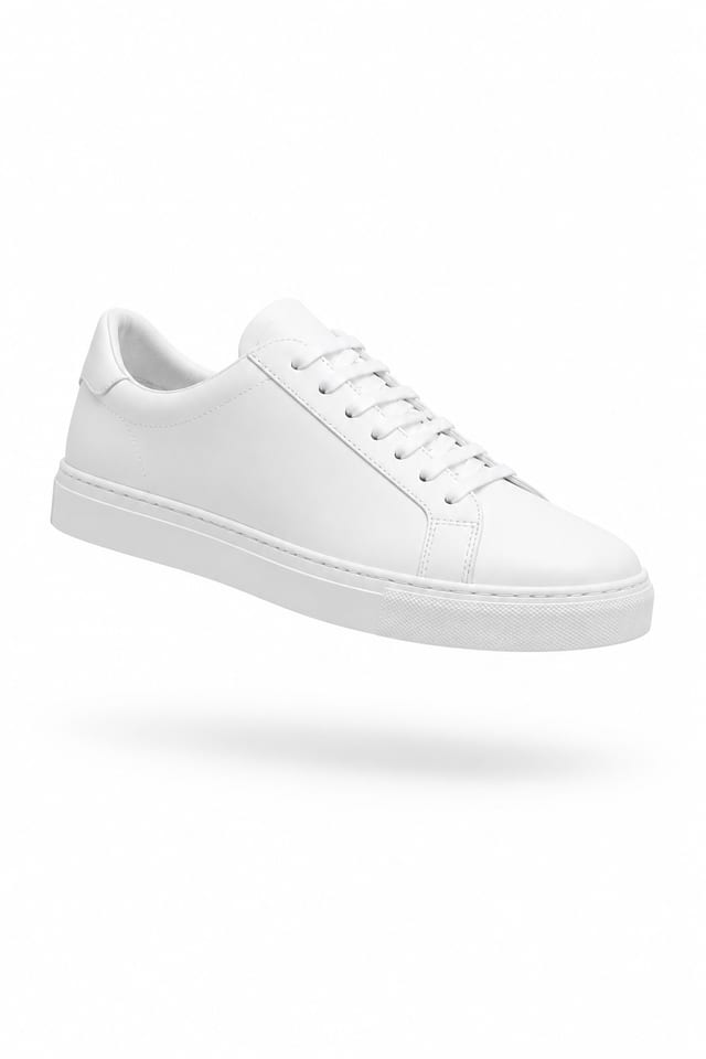 Clean-cut sneaker